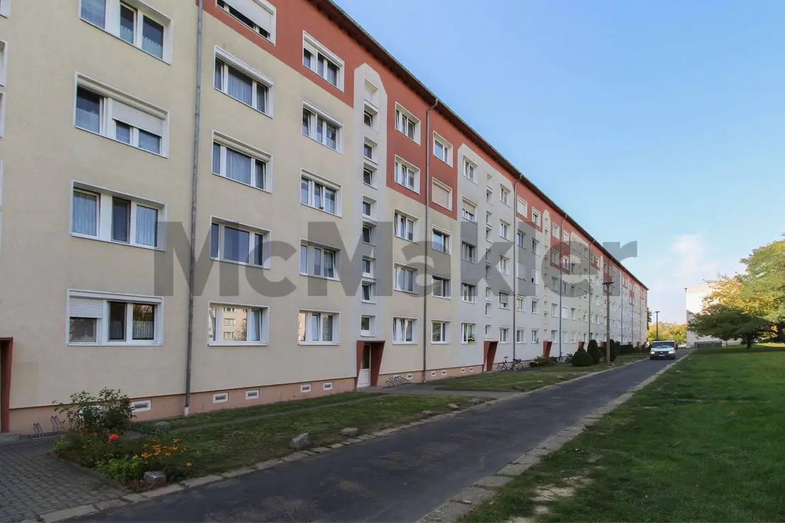 Außenansicht -- Gepflegt Wohnen in Altstadtnähe: Attraktive und teilw. modernisierte 4-Zi.-Wohnung mit Balkon