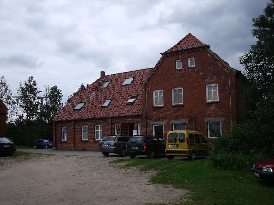 Dorfstr 10 -- Sanierte Erdgeschosswohnung mit drei Zimmern und EBK in Käterhagen