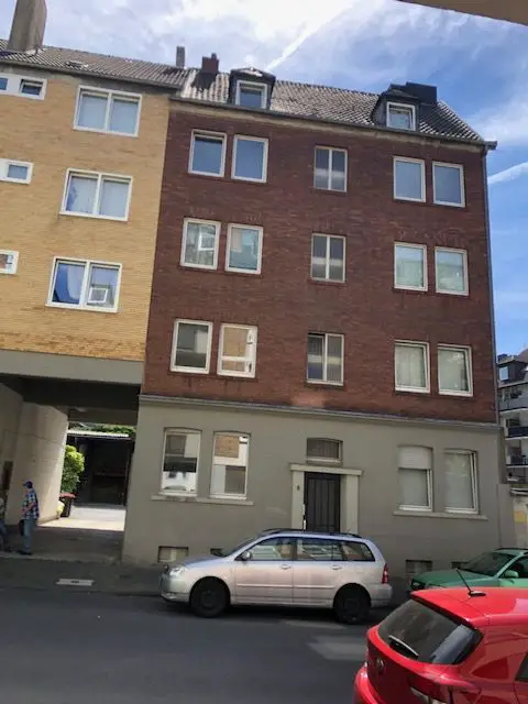 Das Haus -- Bezugsfrei und renovierte Wohnung mit Einbauküche in Aachen - nicht WG geeignet !