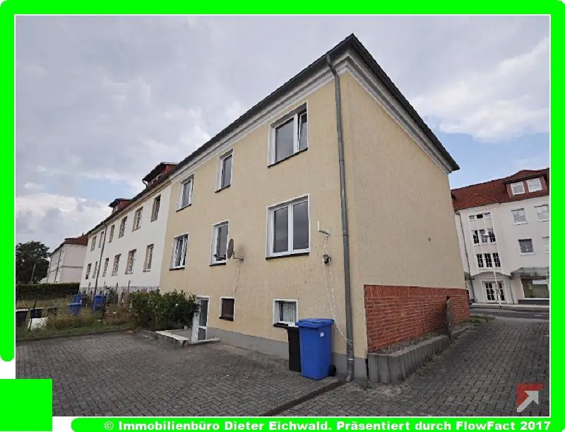 Hofansicht -- Praktische, zentrale 3-Zimmer Wohnung in Sassnitz