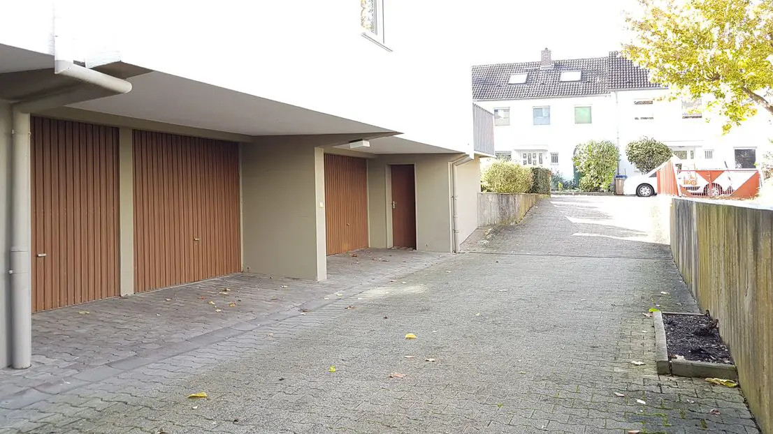 Garage -- Begrünte Wohn-Oase mit 2 Zimmern in Bad Nauheim