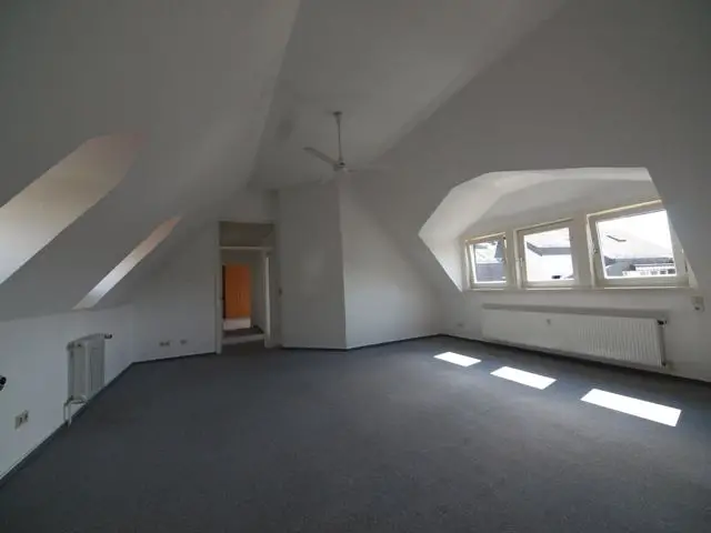 Wohnzimmer -- Große 3-Zimmerwohnung in Geisenheim
