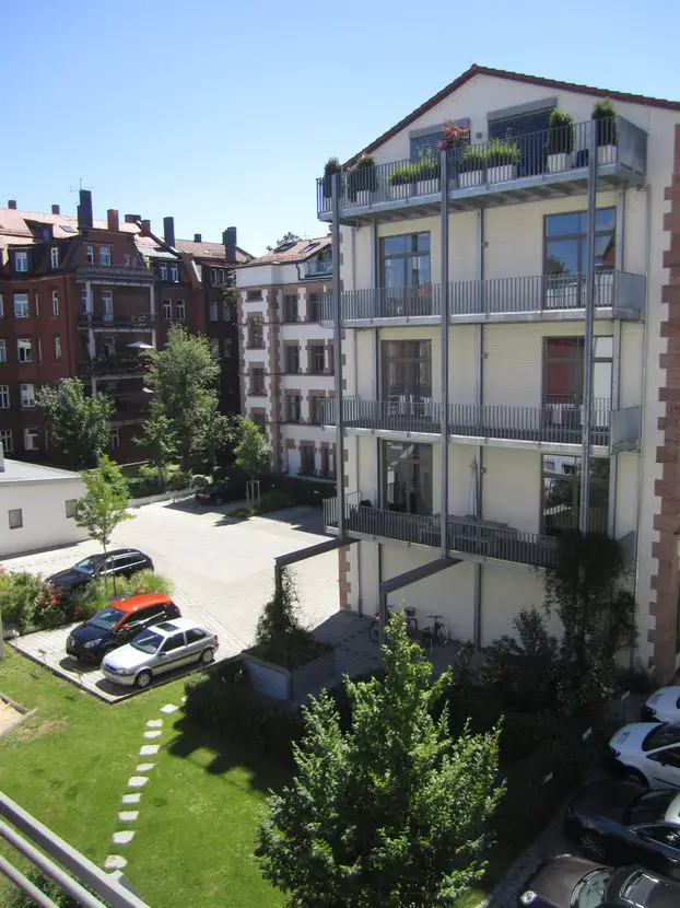 Ausblick vom Balkon -- Exklusive 3-Zimmer-Wohnung mit Süd-Balkon im Herzen von St. Johannis