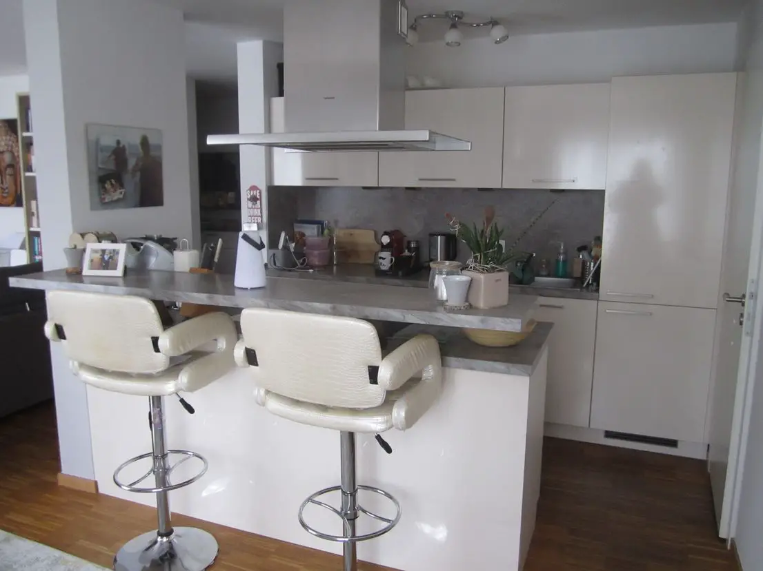 Küche -- Exklusive 3-Zimmer-Wohnung mit Süd-Balkon im Herzen von St. Johannis