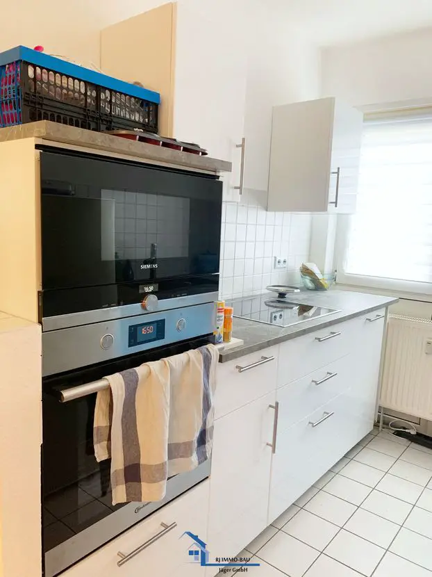 Küche -- Gepflegte und stillvolle 2 Zimmer-Wohnung im EG mit Terrasse in Böblingen