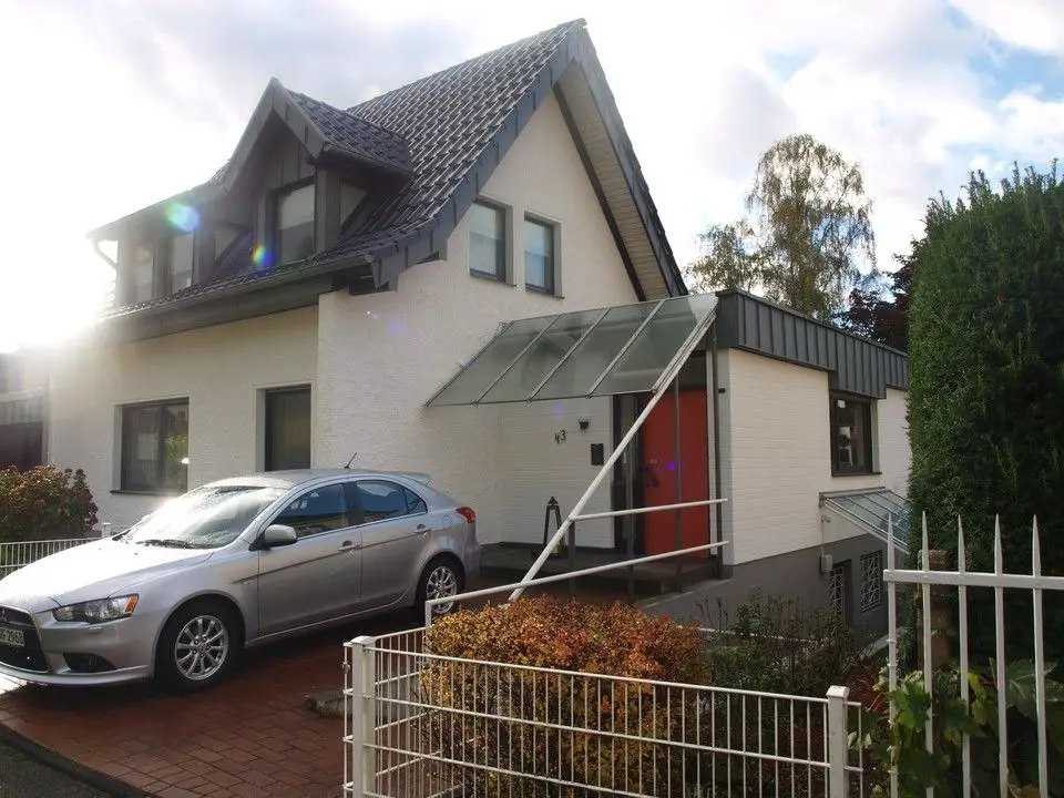 estateImage5059517814233510269 -- Bad Honnef - Rhöndorf. Großzügiges Einfamilienhaus, freistehend, in herrlicher Wohnlage