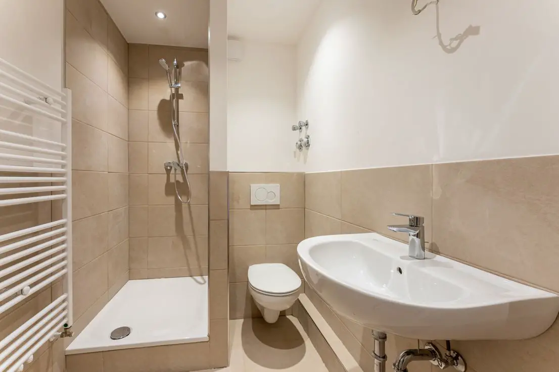 Badezimmer -- Moderne 2,5-Zimmer Wohnung in begehrter Lage von Groß Borstel