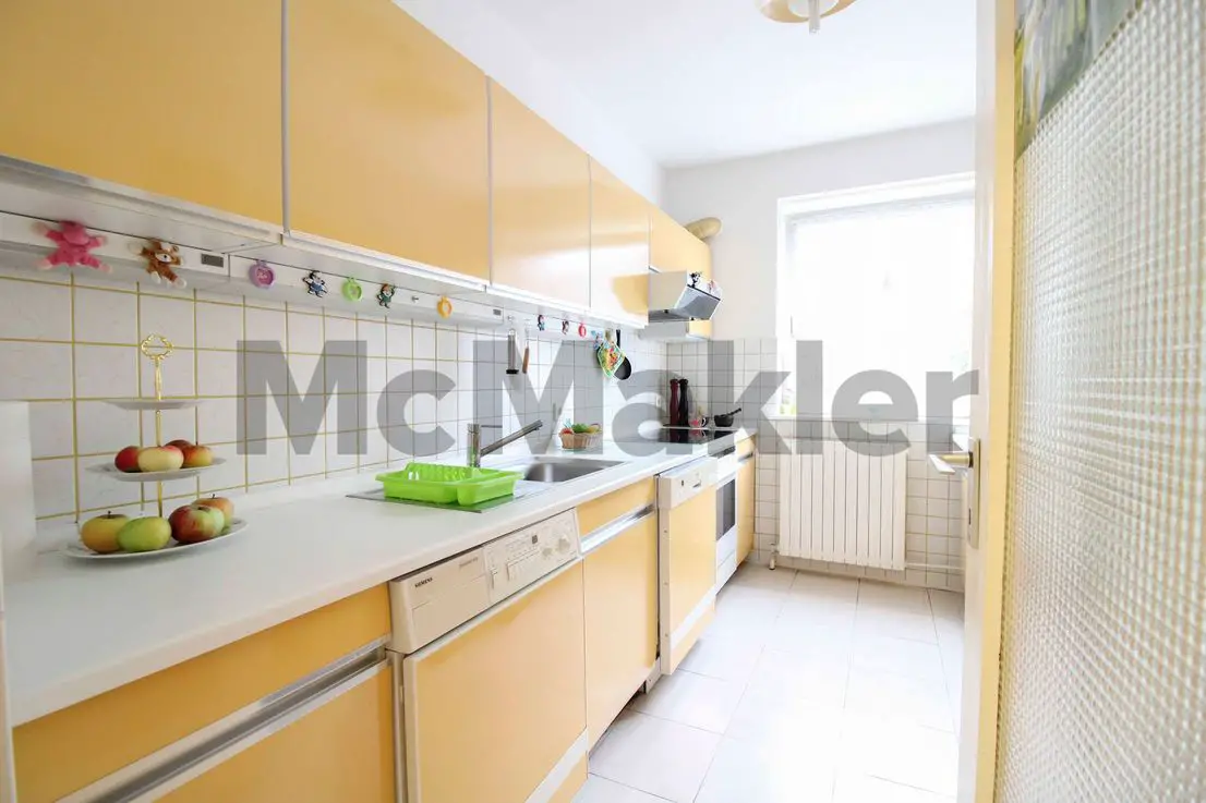 Küche -- Gepflegte 2-Zi.-Wohnung mit Balkon u. großem Kellerabteil für den Eigenbedarf in Gropiusstadt