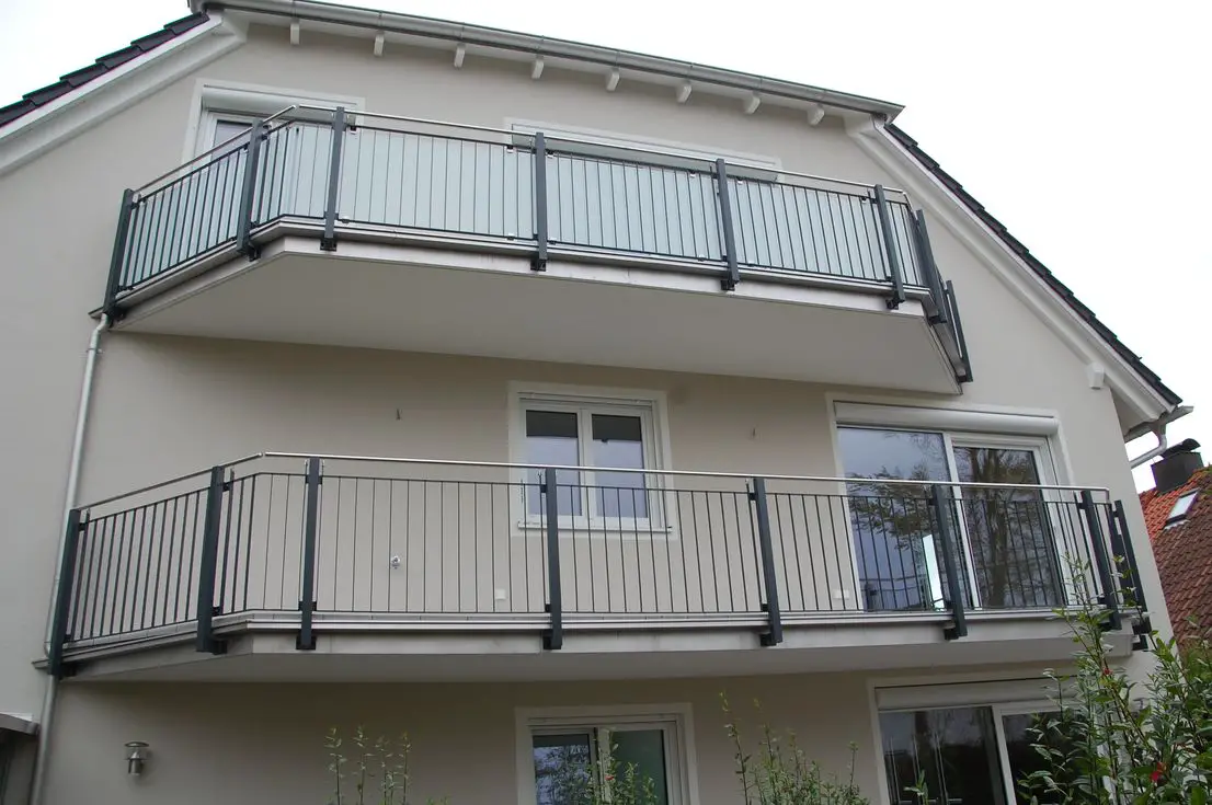 Aussenansicht 1OG -- Erstbezug, schöne, sonnige 3-Zimmer-Wohnung mit Balkon und EBK in Waldperlach