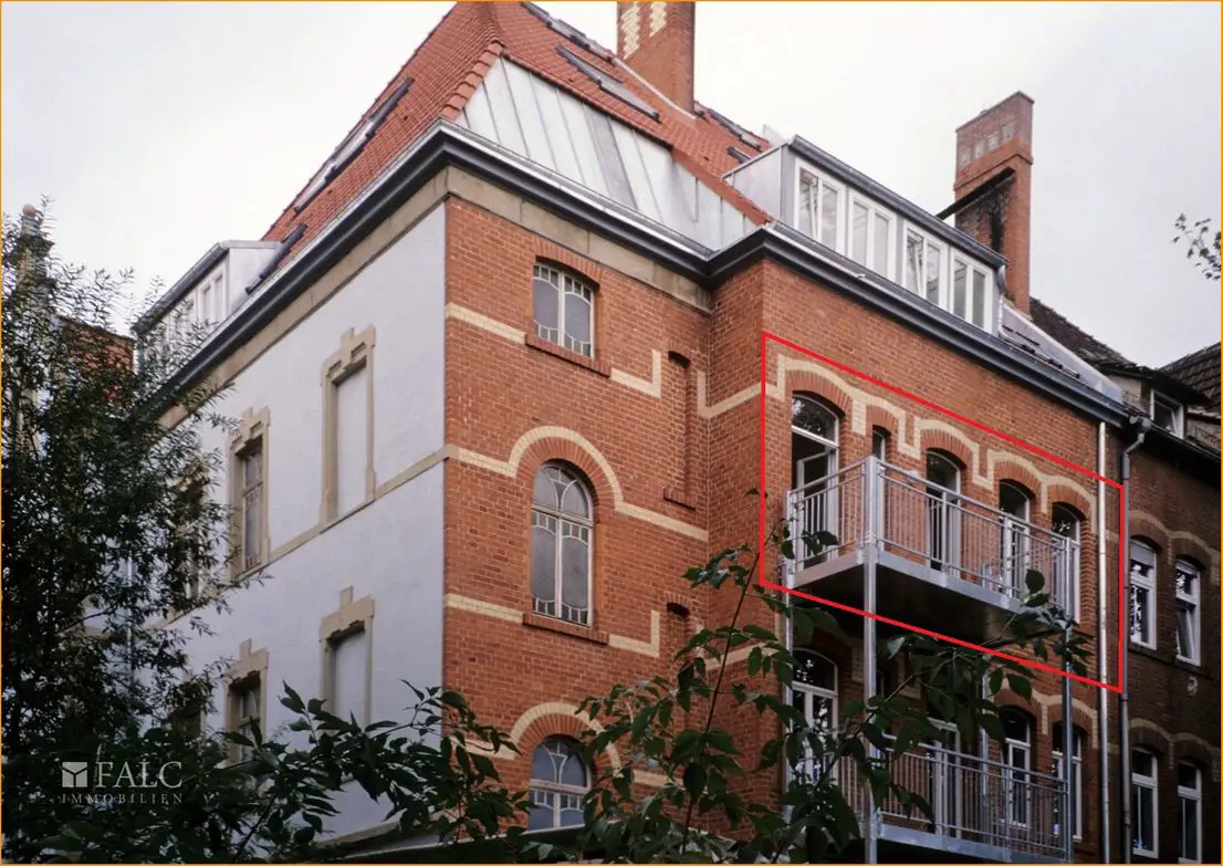 Außenansicht Hofseite -- Rendite - Objekt in zentraler Innenstadt- Lage der Thüringer Landeshauptstadt mit Balkon und Garage