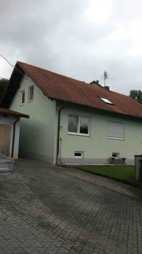 20180612_100846 -- Gepflegte 3-Zimmer-Dachgeschosswohnung mit Balkon und EBK in Landshut (Kreis)