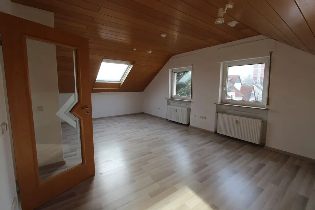 IMG_2237 Kopie -- Vollständig renovierte 3-Raum-Dachgeschosswohnung in Geisenheim