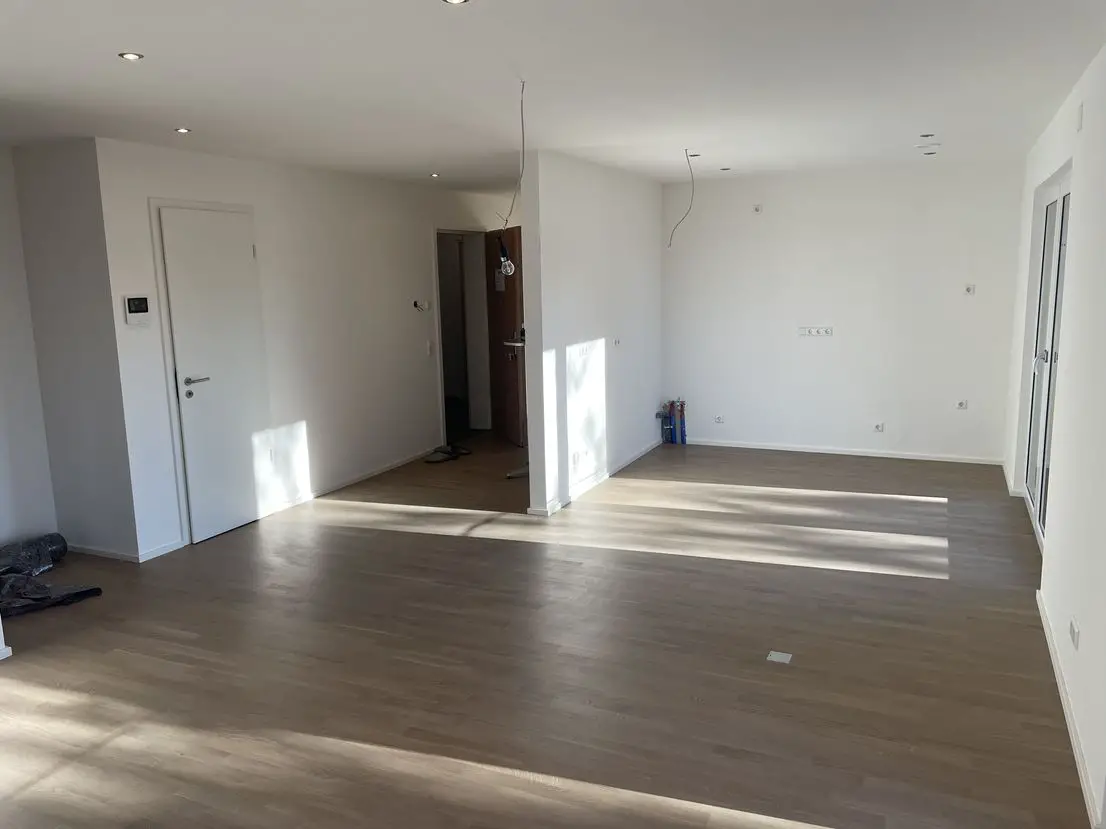 Küche -- Erstbezug: freundliche 4-Zimmer-Wohnung mit Einbauküche und Balkon in Mutlangen