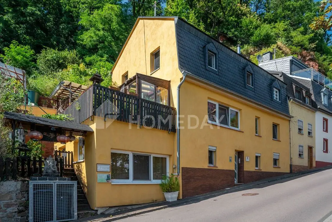 Außenansicht 7 -- Villa in einmaliger Höhenlage mit unverbaubarem Panoramablick auf Trier
