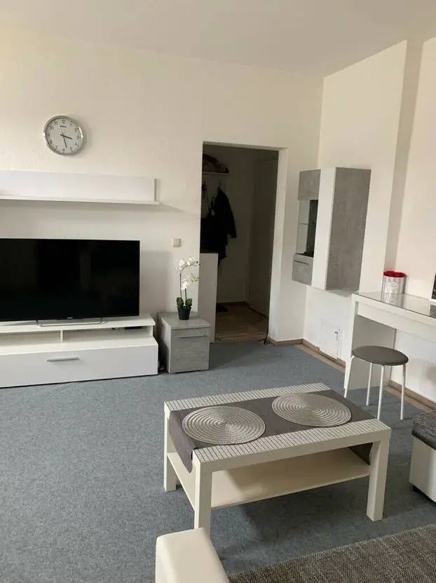 Whz_1 -- Erstbezug nach Sanierung mit Einbauküche: ansprechende 2-Zimmer-Wohnung in Chemnitz - Kaßberg