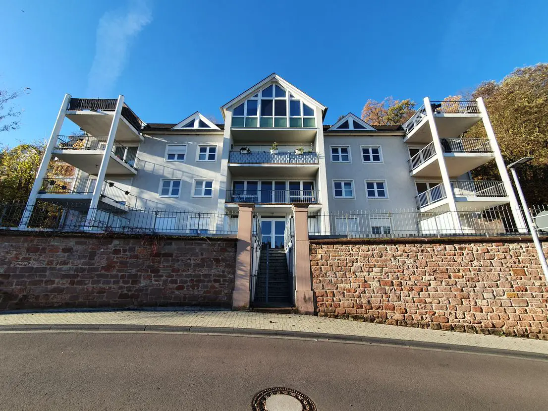 Hausansicht -- Trier-Pallien: 3 ZKB-Wohnung mit Balkon und guter Anbindung nach Luxemburg