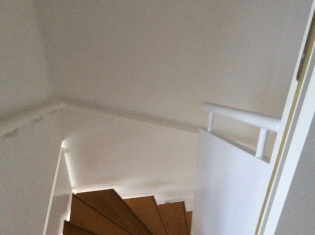 Treppe -- Maisonette-Wohnung mit großer Terrasse, ohne Aufzug! WBS erforderlich