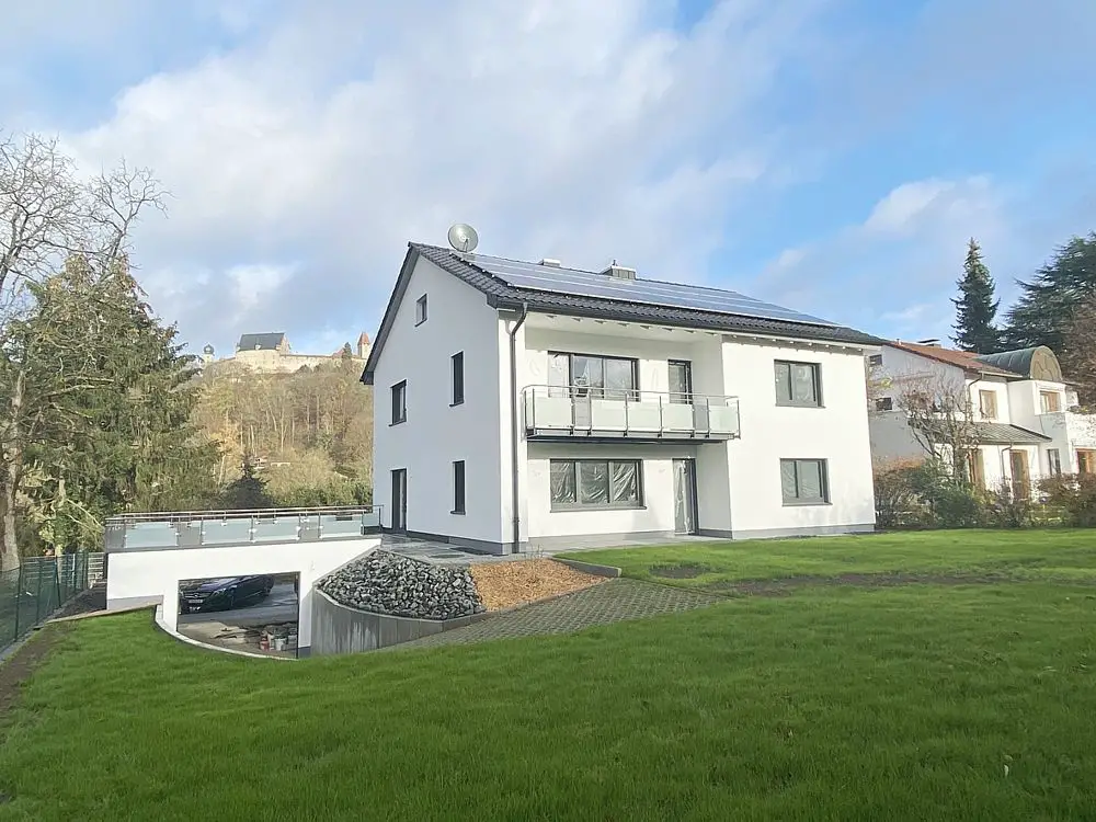 Ansicht -- Erstbezug nach Sanierung! Top modernisiertes Einfamilienhaus mit Doppelgarage in Coburger Bestlage