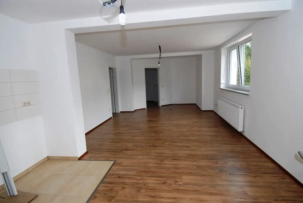 Wohnzimmer -- Schöne, helle 3-Zimmer-Maisonette-Wohnung in Waldkraiburg