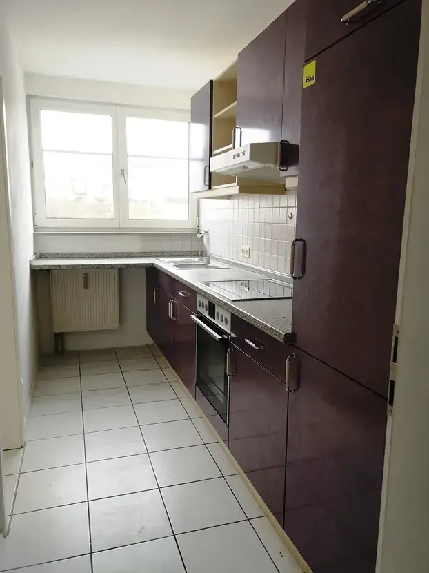 Küche -- schöne helle und ruhige 2 Zimmer DG Wohnung in 6 Parteienhaus (ohne Aufzug)