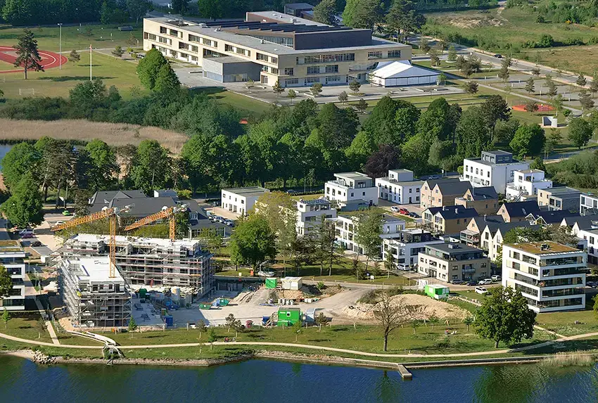 Schleswig aus der Luft 2019 -- Komfortable 3 Zimmer Wohnung mit schöner Aussicht!