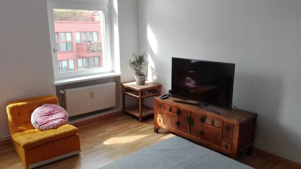 Wohnzimmer -- 4 Zimmer Maisonette-Wohnung, Balkon, 2 Bäder und EBK