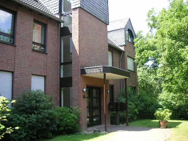 Hausansicht -- Gepflegte 2-Zimmer-Wohnung mit Balkon in Krefeld-Verberg