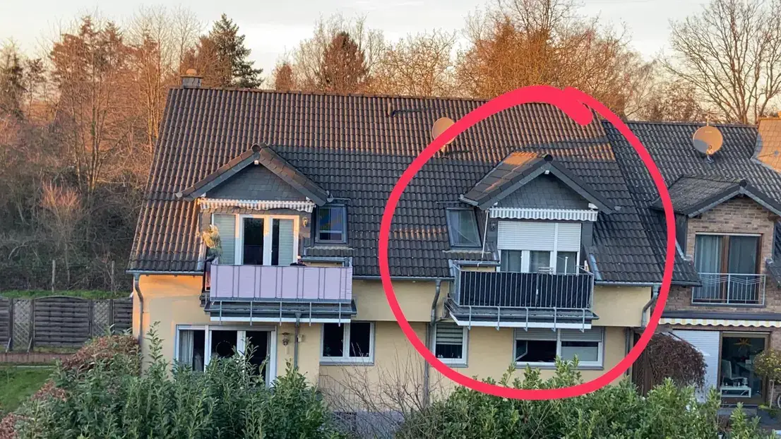 Außenansicht hinten -- Modernisierte 2-Raum-Wohnung mit Balkon in Troisdorf-Eschmar