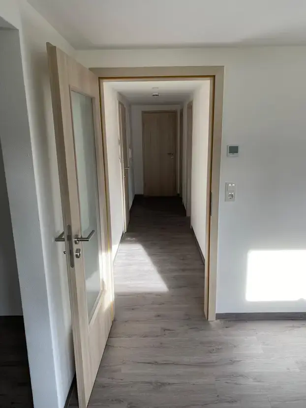 Flur -- Erstbezug nach Sanierung: ansprechende 2-Zimmer-Wohnung mit EBK in Ofterschwang