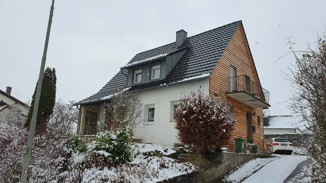 Bildtitel -- Dach/Heizung/Fassade/Bäder-neuwertig-großer Innenhof