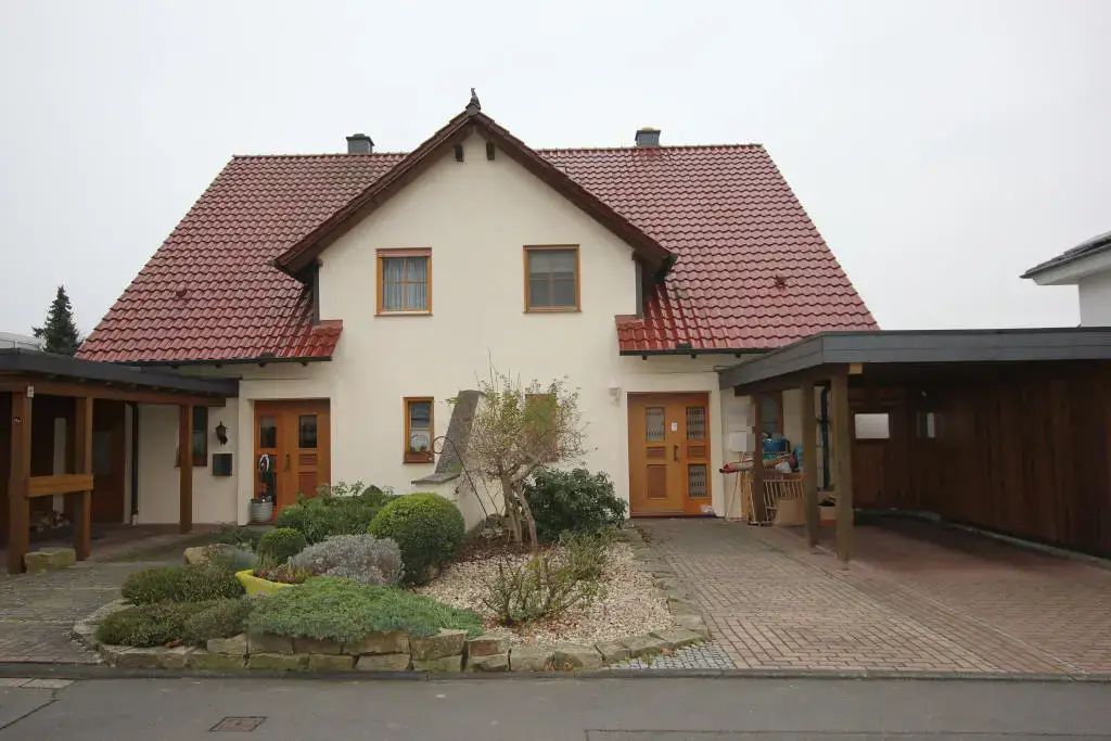 Bild1 -- Doppelhaushälfte in Niestetal zu vermieten!