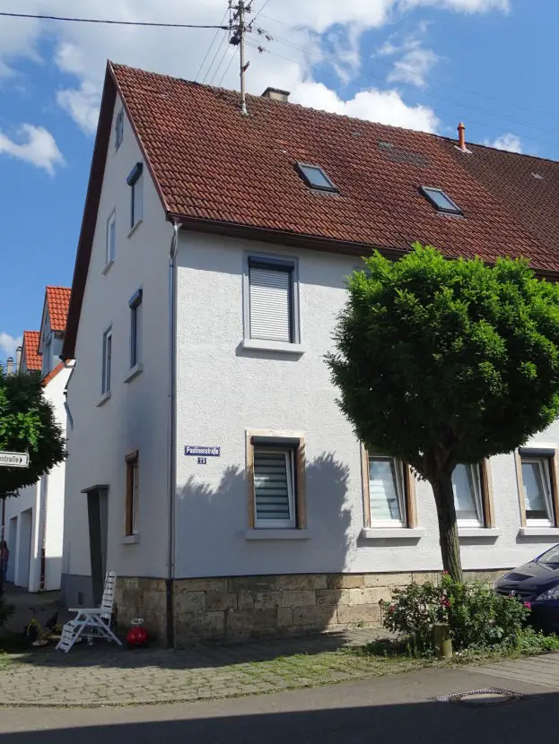Hausansicht -- Solide Kapitalanlage – Saniertes Mehrfamilienwohnhaus in Nürtingen!