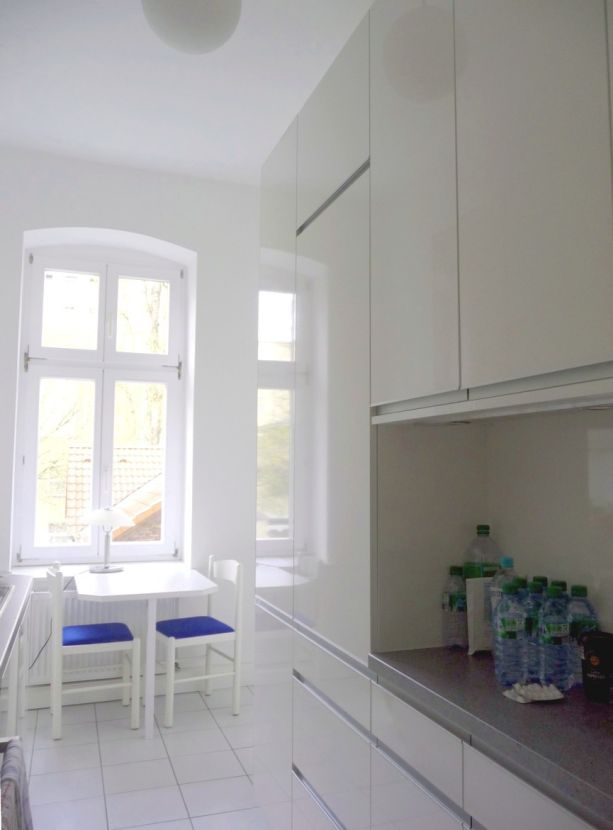 Küche -- wunderschöne 3 -Zimmer-Wohnung mit Balkon in Berlin-Charlottenburg