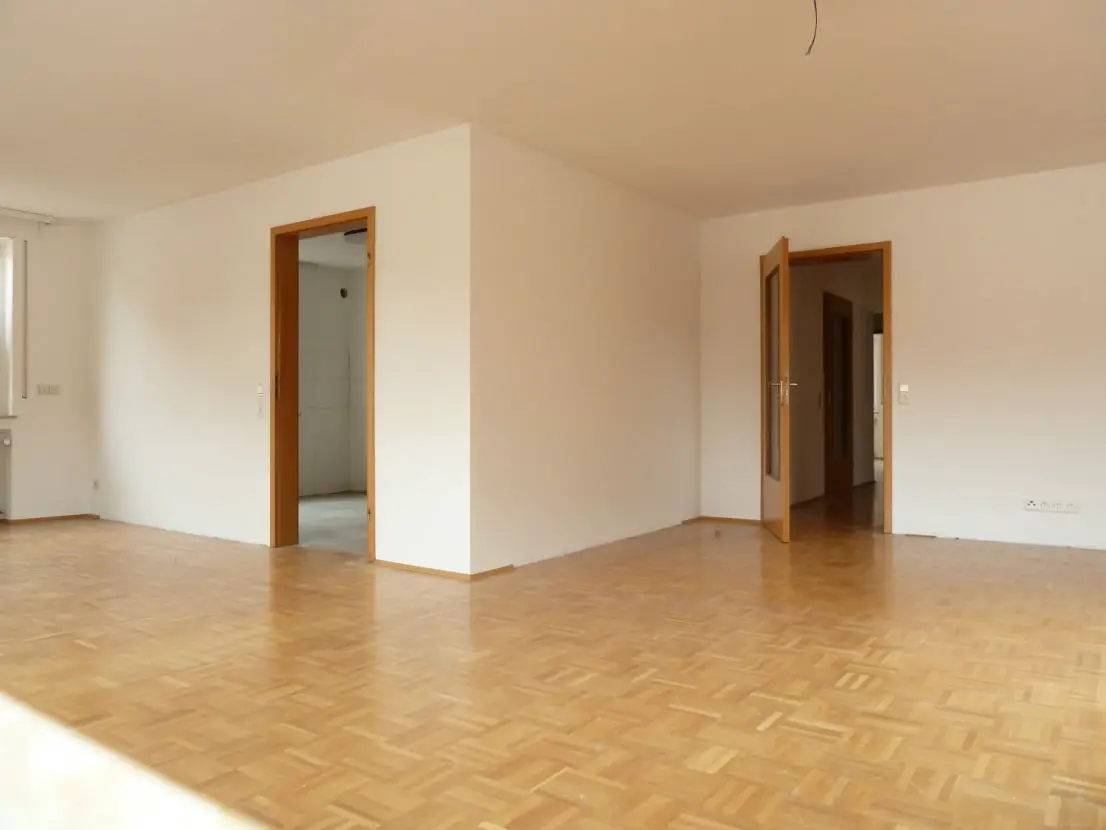 Wohnzimmer -- Schöne 4-Zimmer-Wohnung in Pfullingen