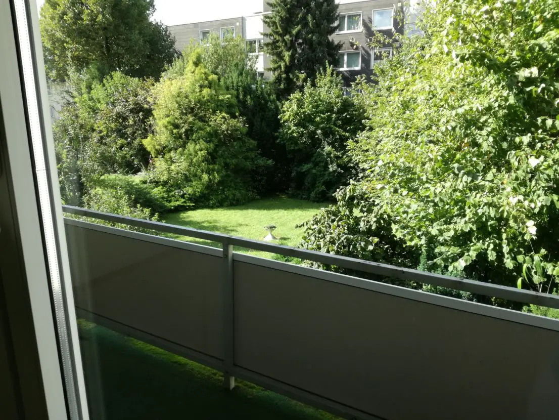 Garten -- Ruhige, geräumige zwei Zimmer Wohnung in Gelsenkirchen, Ückendorf