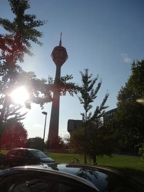 Ausblick -- Ambiente pur im Medien Hafen! Exklusive Dachterrassen-Maisonettewohnung mit Blick über Düsseldorf!