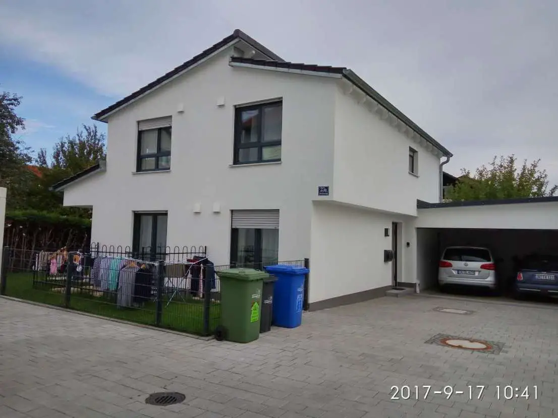 Hausansicht -- Schönes Einfamilienhaus mit sieben Zimmern in Ingolstadt, Unterhaunstadt