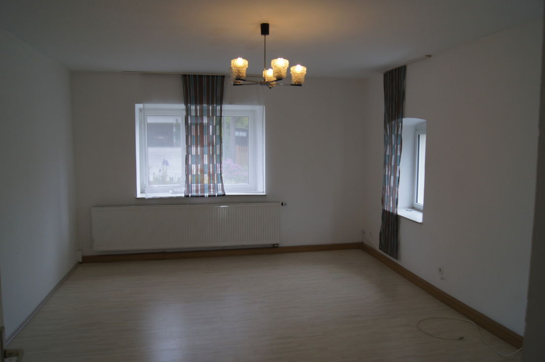 Wohnzimmer -- Geräumige zwei Zimmer Wohnung in Regensburg (Kreis), Pettendorf