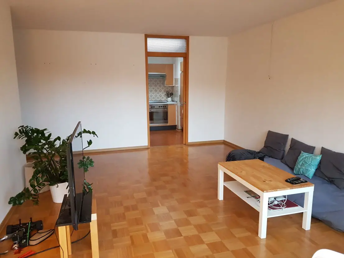 Wohnzimmer3 -- Schöne zwei Zimmer Wohnung in Esslingen (Kreis), Nürtingen