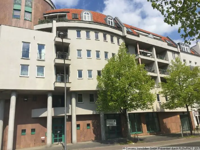 Wohnung in Berlin (Köpenick) zur Miete mit 4 Zimmer und 97,97 m² Wohnfläche. Ausstattung: Personenaufzug, Balkon, frei, Gas, Zentralheizung, Einbauküche.
