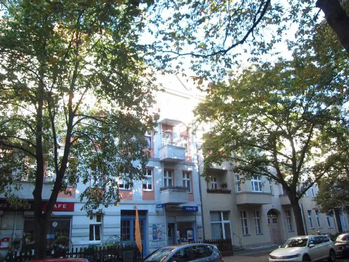 Etagenwohnung in Berlin (Reinickendorf) zur Miete mit 2 Zimmer und 66 m² Wohnfläche. Ausstattung: Terrasse, Parkettboden, Gas, Zentralheizung, Einbauküche.