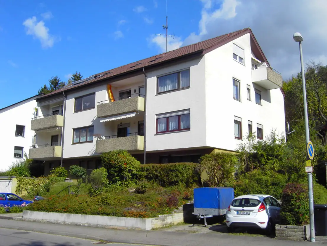 PICT2163 -- Schöne 3-Zimmer-Wohnung mit 2 Balkonen und Einbauküche in Nürtingen