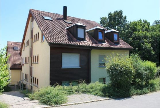 P1 -- Modernisierte 2-Zimmer-Wohnung mit Balkon und EBK in Nürtingen-Oberensingen