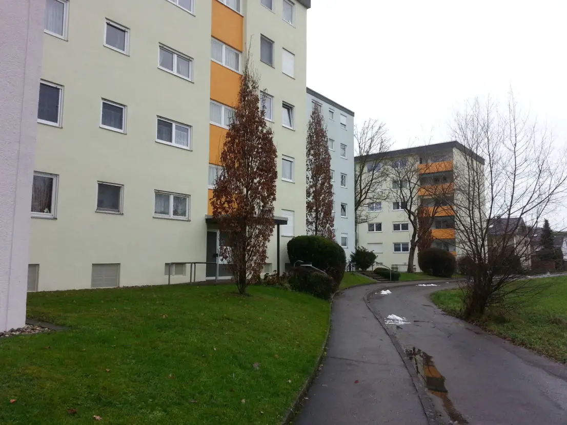 20171211_121006 -- Freundliche 4-Zimmer-Wohnung mit Balkon in Nürtingen/Zizishausen