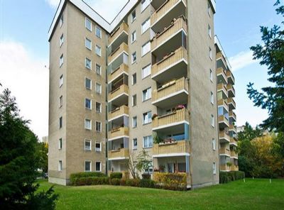 Wohnung in Berlin (Lankwitz) zur Miete mit 2 Zimmer und 60,74 m² Wohnfläche. Ausstattung: Personenaufzug, Balkon, Fernheizung, Zentralheizung, barrierefrei, Kelleranteil.