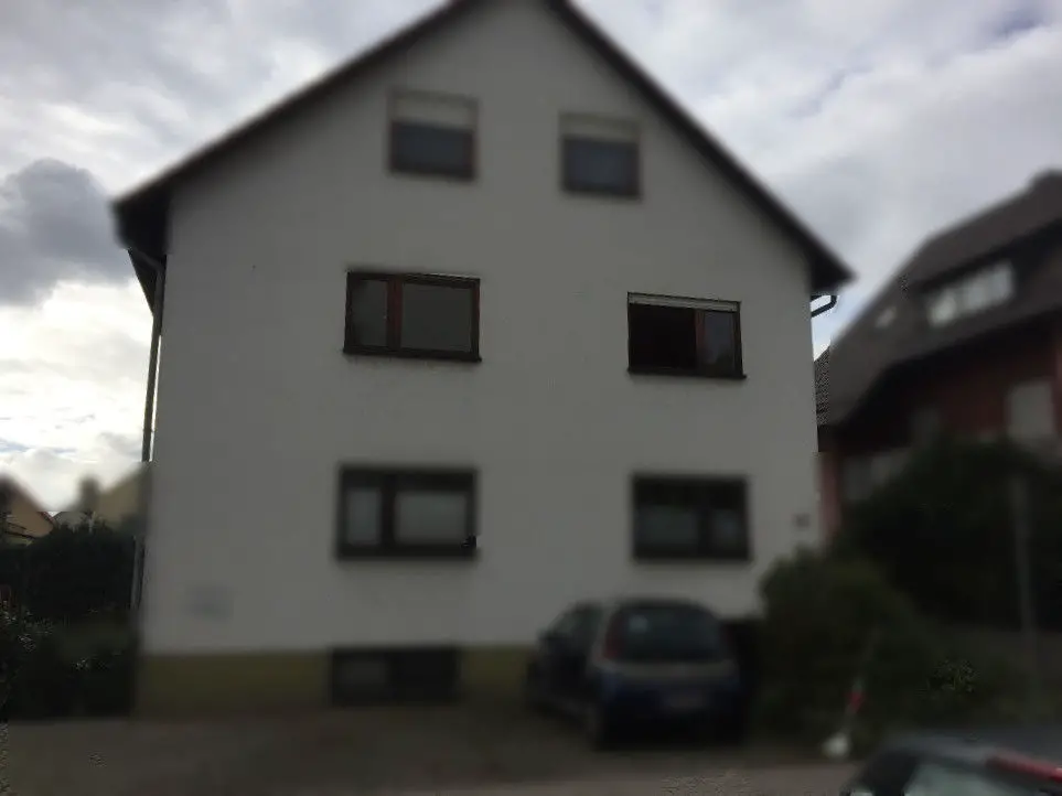 236 -- Gepflegte 5-Zimmer-Wohnung mit Balkon und EBK in Viernheim