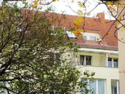Wohnung in Dresden (Kaditz) zum Kauf mit 2 Zimmer und 59,62 m² Wohnfläche. Ausstattung: Balkon, vermietet, Gas, Zentralheizung, Bad mit Dusche, Bad mit Wanne.
