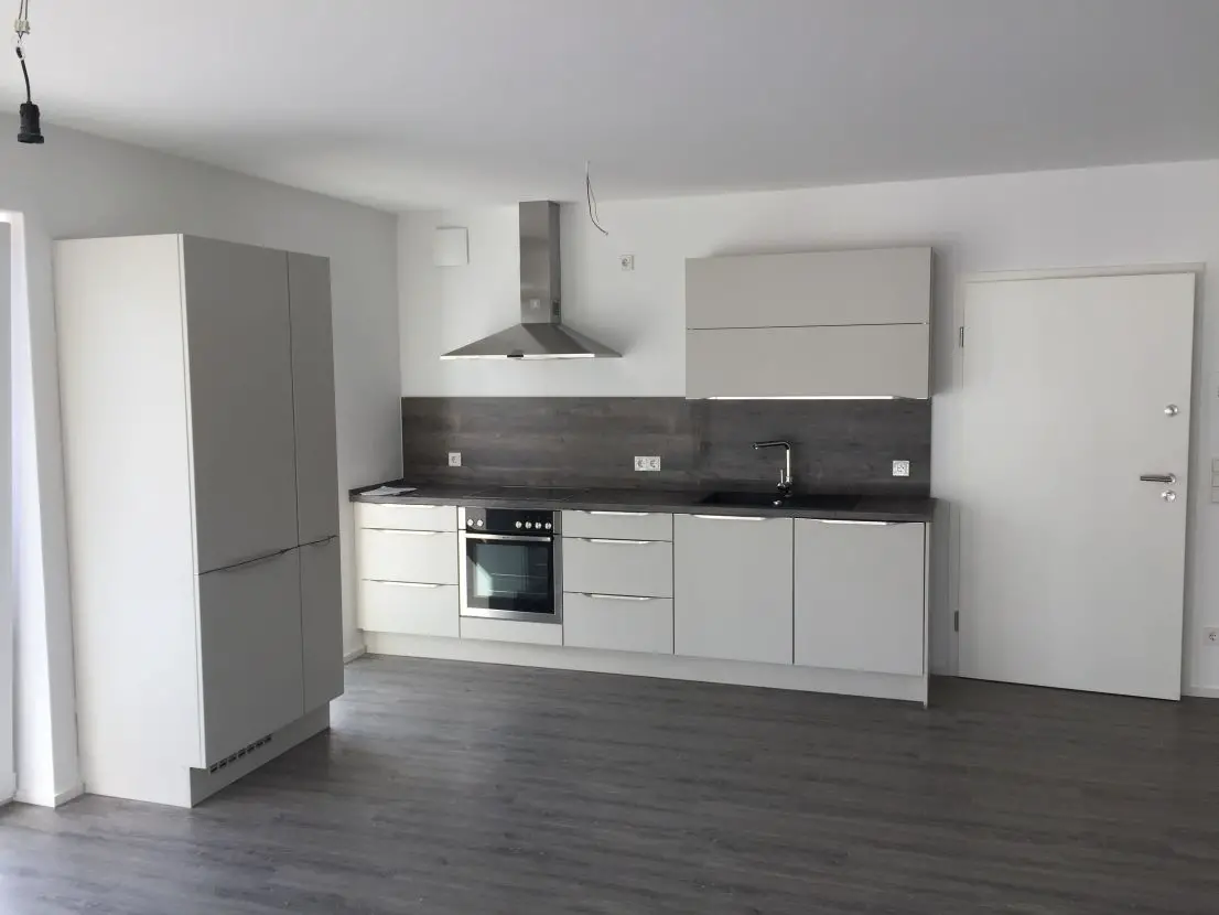 Beispiel Küchenansicht in live -- Erstbezug: freundliche 2-Zimmer-Wohnung mit EBK und Balkon - Zentral in Hillesheim gelegen