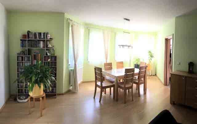 Wohnzimmer -- * Haus in ruhiger und grüner Höhenlage zur Miete *