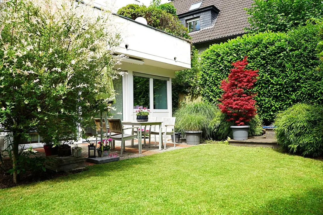 Objekt Gartenansicht -- *** WOHNEN IN LUDENBERG: Schöne und ruhig gelegene 4 Zimmer-Wohnung mit eigenem Garten!